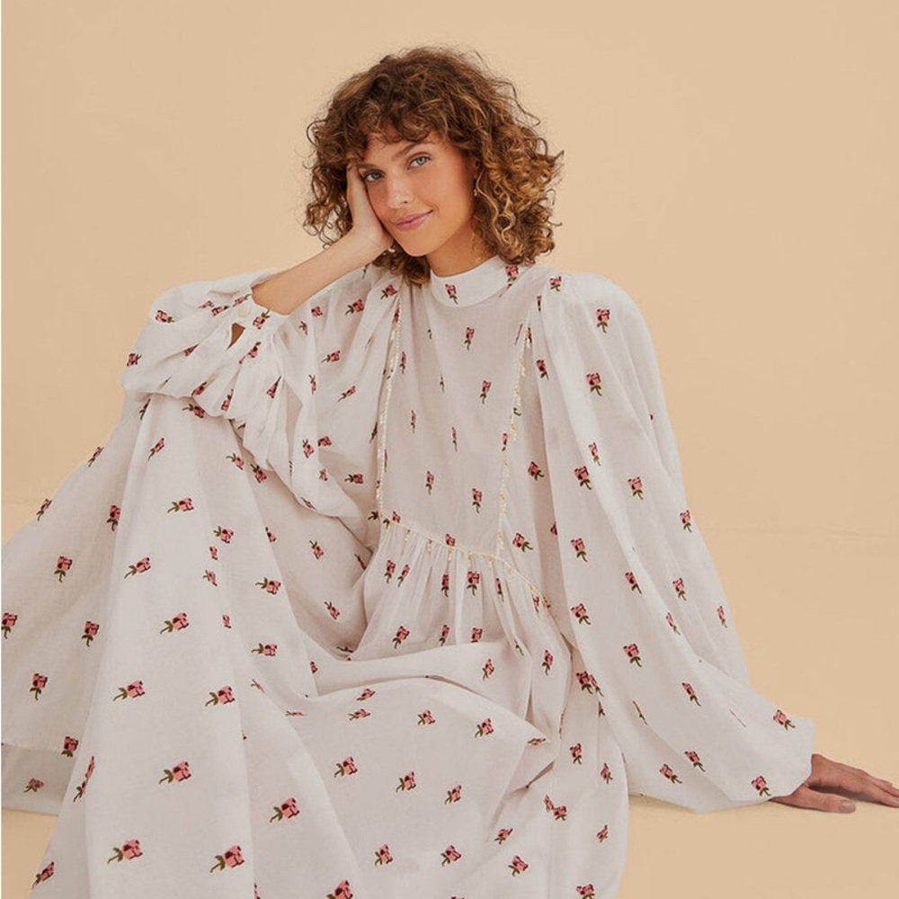 ISO- Farm Rio- Rose Embroidered Maxi S/M